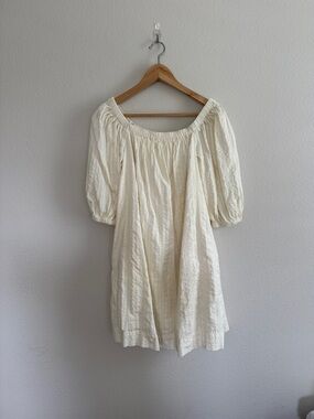 Old Navy Puff Shoulder Cream Peasant Dress with pockets
